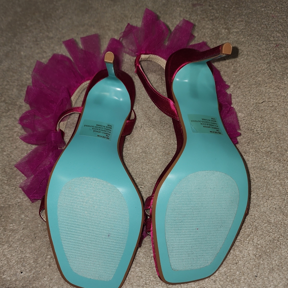 Betsey Johnson Pink Ruffle Heels - Picture 3 of 3